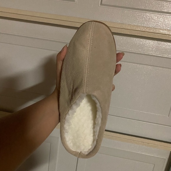 NWT Coasters Fleece Clog - Picture 3 of 5